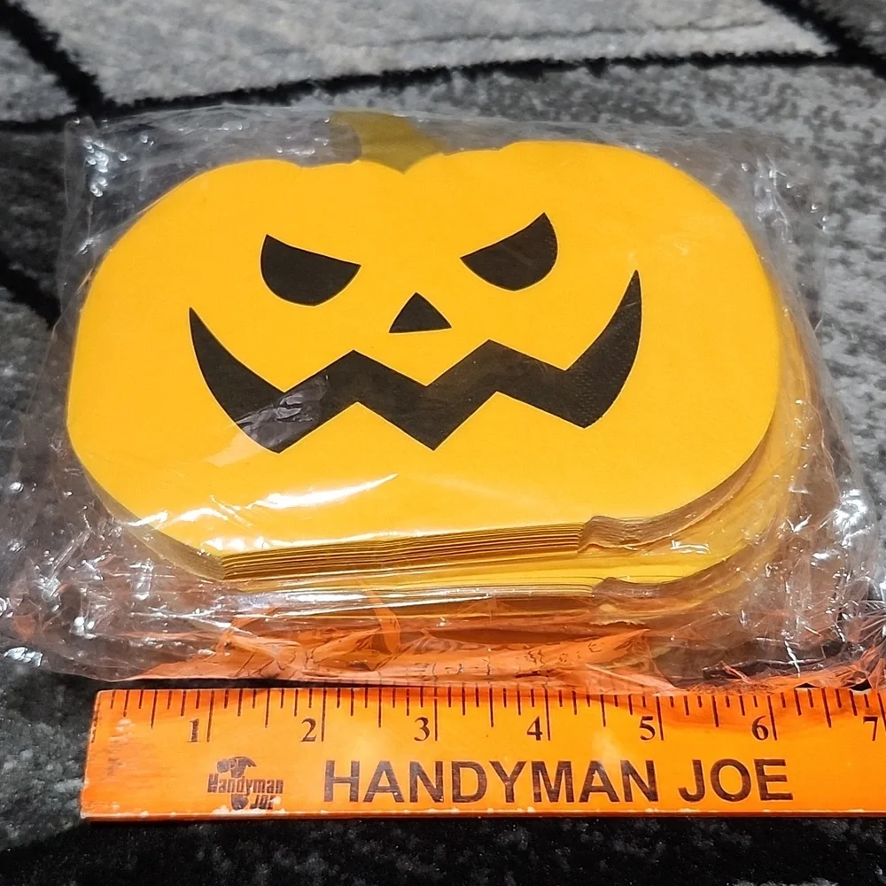 100 PIECE PUMPKIN-SHAPED DISPOSABLE PAPER NAPKINS